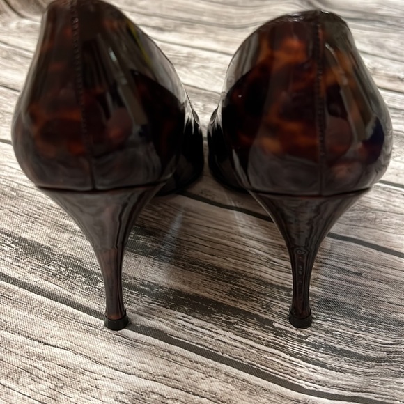 Stuart Weitzman Klinda Cognac Tartaruga Peep Toe Heels 6.5 - Picture 5 of 7